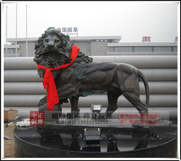 廣場(chǎng)銅獅子.jpg 廣場(chǎng)銅獅子.jpg