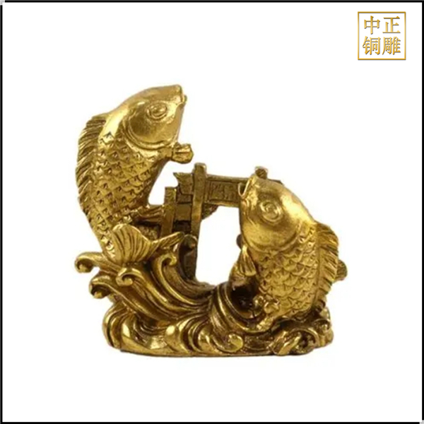 銅鯉魚(yú)躍龍門(mén)