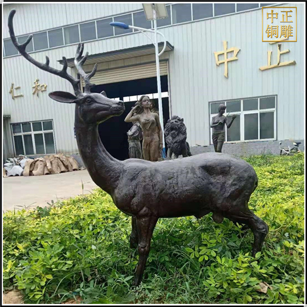 定制銅鹿雕塑.jpg 定制銅鹿雕塑.jpg