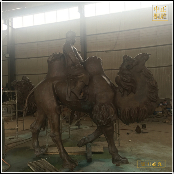 大型景區(qū)駱駝銅雕塑.jpg
