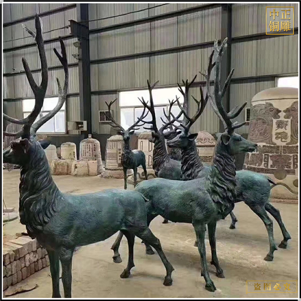 群鹿雕塑鑄造價格.jpg 群鹿雕塑鑄造價格.jpg