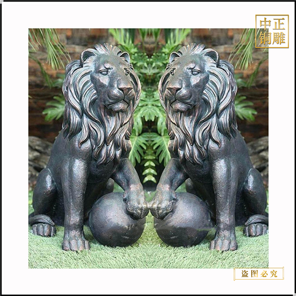 腳踩球銅獅子圖片.jpg