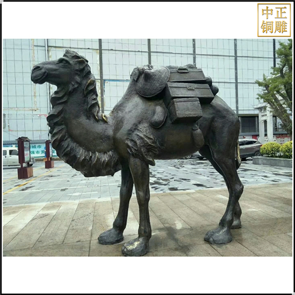 沙漠駱駝動(dòng)物雕塑制作