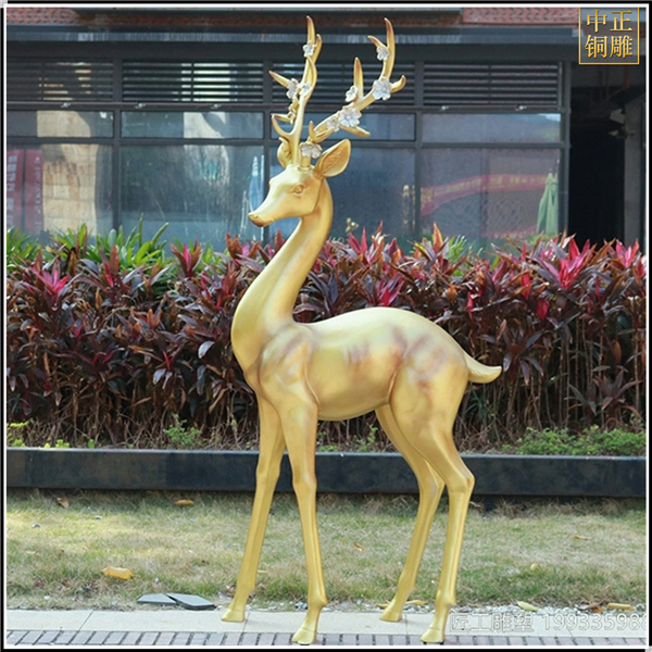 純黃銅鹿動物雕塑鑄造.jpg