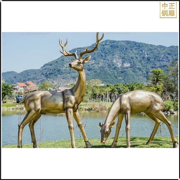 草坪銅鹿動(dòng)物雕塑.jpg